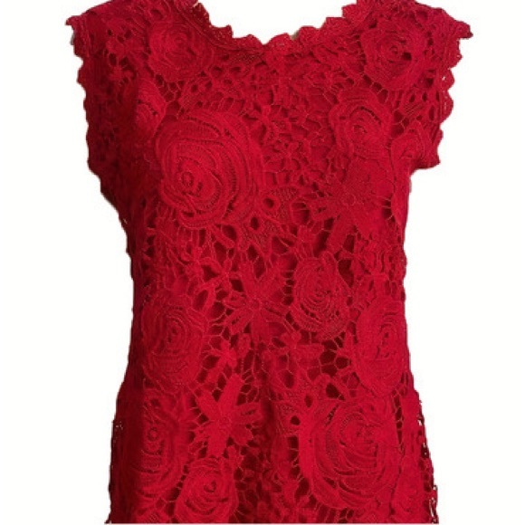 Women's Plus Size Sleeveless Floral Lace Top - Picture 2 of 6